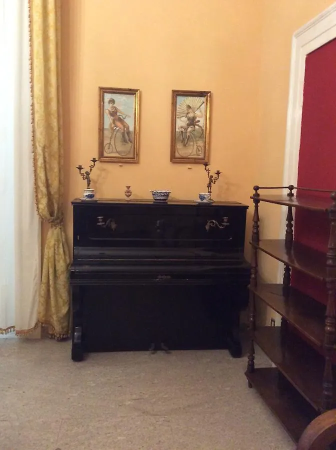Bed & Breakfast Bed and Breakfast Napoli Retro