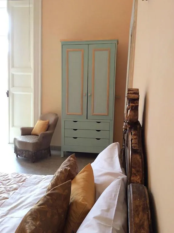 Napoli Retro Bed and Breakfast
