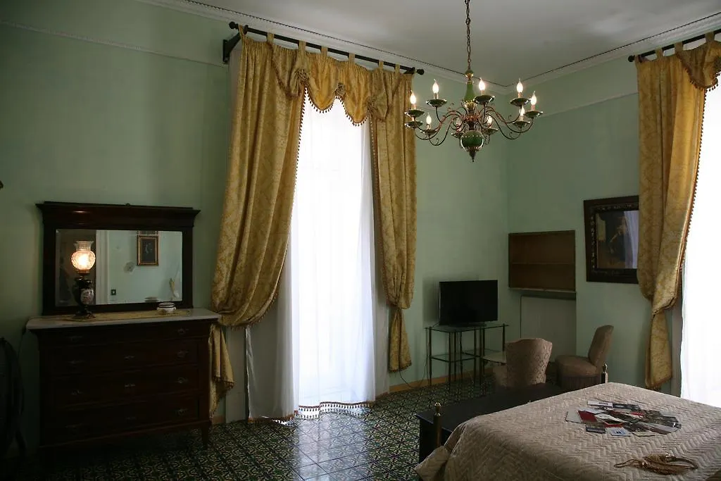Napoli Retro Bed and Breakfast Ιταλία