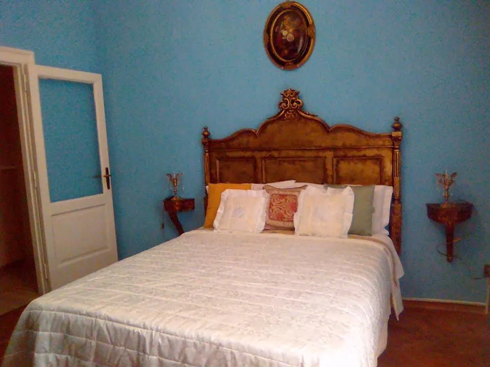 Napoli Retro Bed and Breakfast Νάπολη
