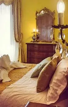 Napoli Retro Bed and Breakfast Ιταλία